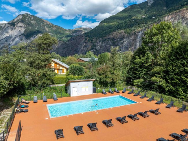 041 camping alpes huez coloprteur ciela piscine scaled